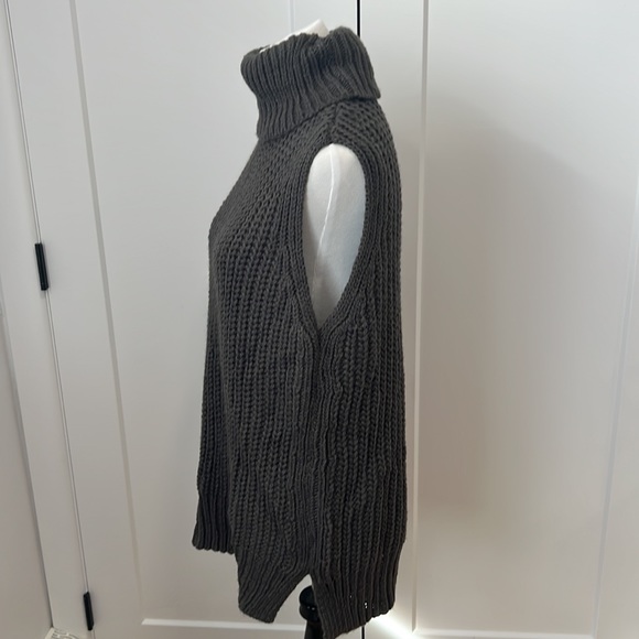 Chunky knit Sleeveless H&M Sweater - Picture 2 of 4